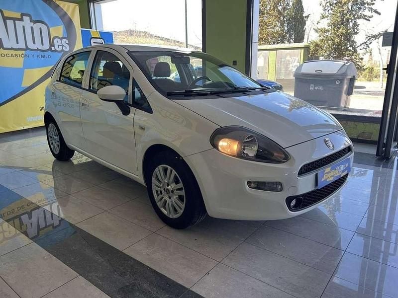 Usado Fiat Punto Easy 75 CV (55 kW) 2016 Blanco Utilitario