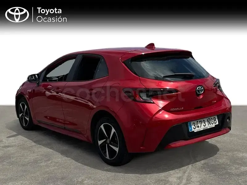 Usado Toyota Corolla Active 140 CV (102 kW) 2025 Rojo Berlina