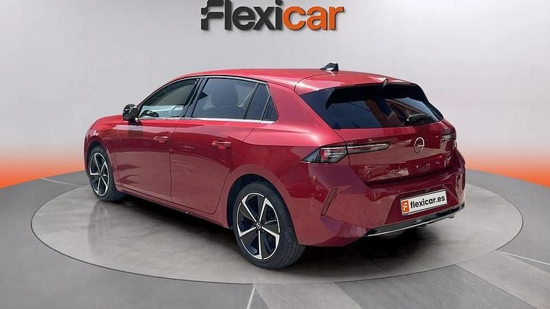 Usado Opel Astra Elegance 131 CV (96 kW) 2023 Rojo Berlina