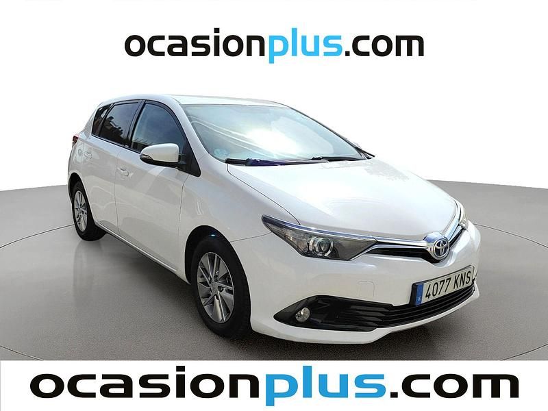 Usado Toyota Auris Hybrid Business Edition 136 CV (100 kW) 2018 Blanco Utilitario