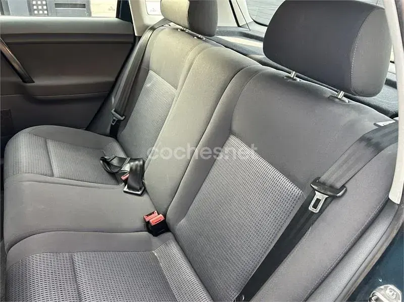 Usado VW Polo Trendline 75 CV (55 kW) 2004 Verde Utilitario