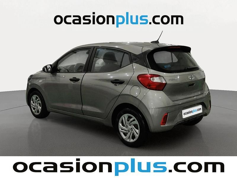 Usado Hyundai i10 67 CV (49 kW) 2022 Gris Utilitario