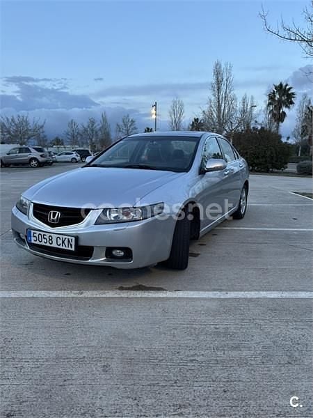 Usado Honda Accord Executive 190 CV (139 kW) 2003 Gris / plata Berlina