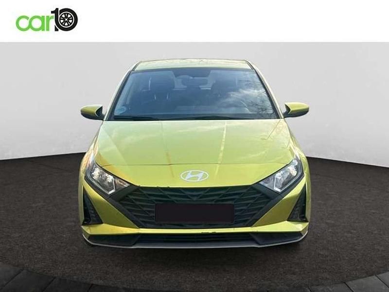Usado Hyundai i20 84 CV (61 kW) 2024 Amarillo Utilitario