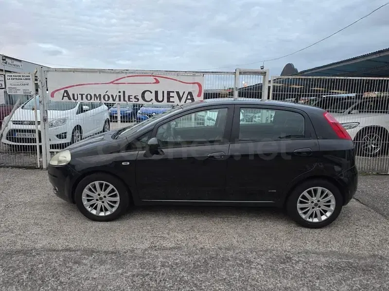 Usado Fiat Grande Punto Dynamic 75 CV (55 kW) 2008 Negro Utilitario