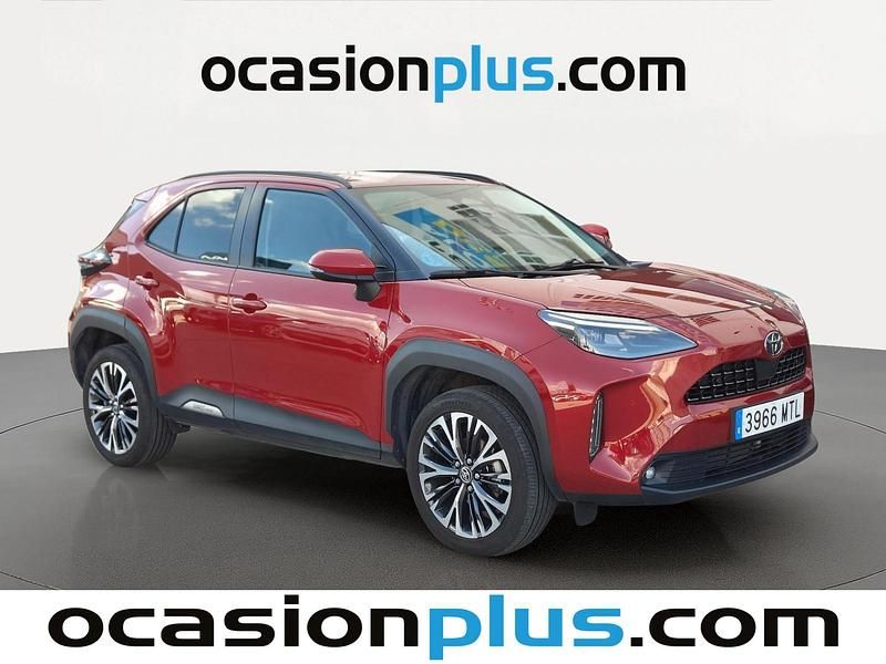 Usado Toyota Yaris 116 CV (85 kW) 2024 Rojo Utilitario