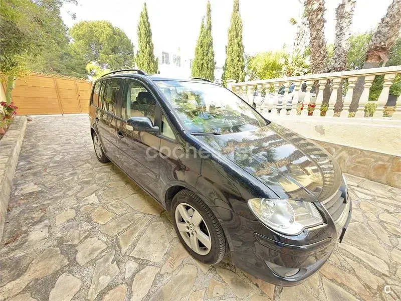 Usado VW Touran 140 CV (102 kW) 2009 Negro Monovolumen