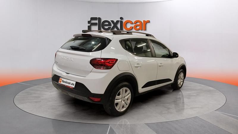 Usado Dacia Sandero Expression 91 CV (66 kW) 2024 Blanco Berlina
