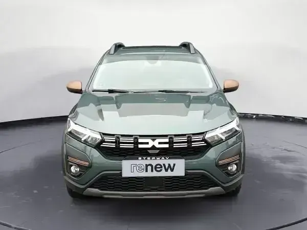 Usado Dacia Sandero Extreme 101 CV (74 kW) 2025 Verde Berlina