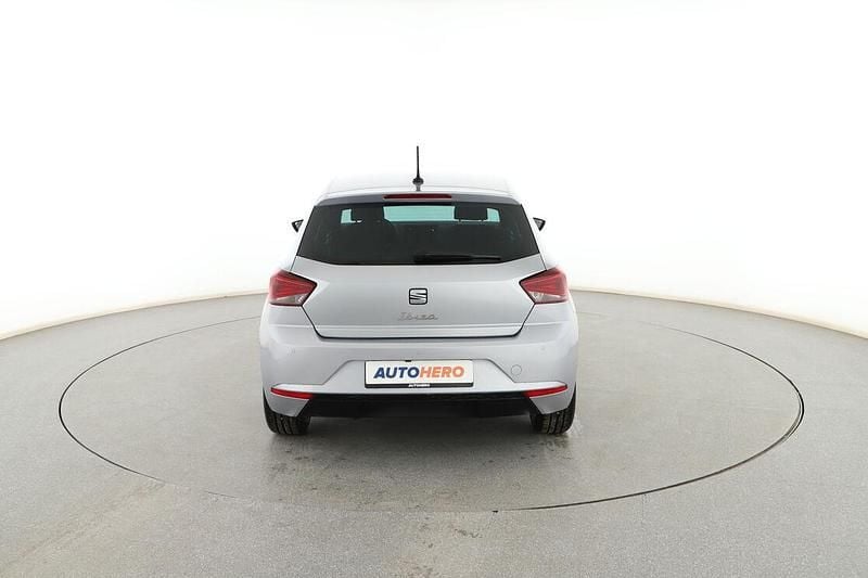 Usado Seat Ibiza XCELLENCE 110 CV (80 kW) 2024 Gris Utilitario