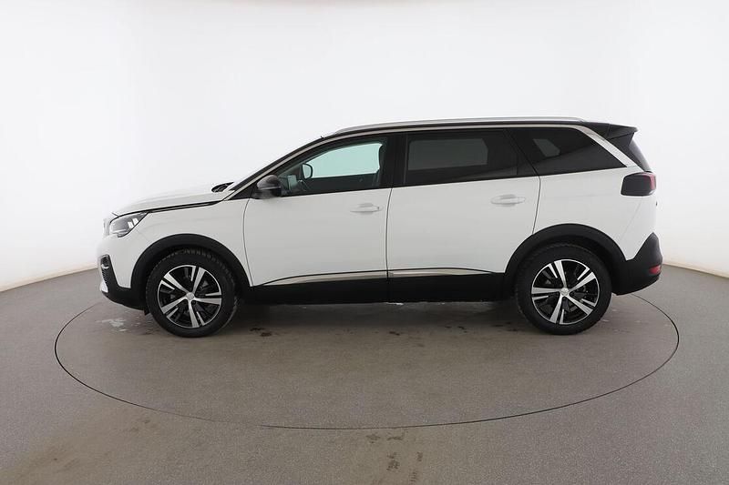 Usado Peugeot 5008 Allure 130 CV (95 kW) 2021 Blanco Monovolumen