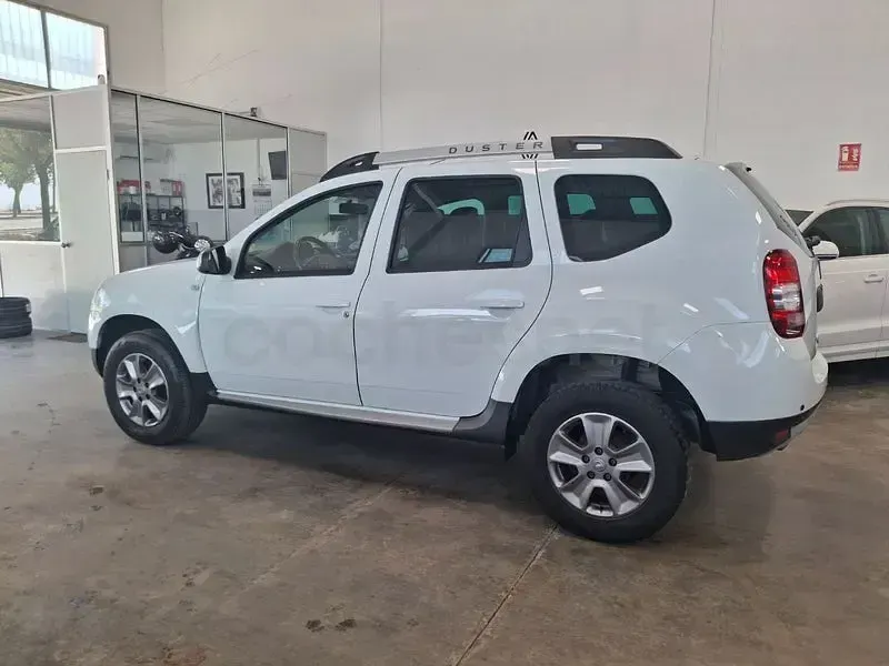 Usado Dacia Duster Lauréate 109 CV (80 kW) 2015 Blanco SUV