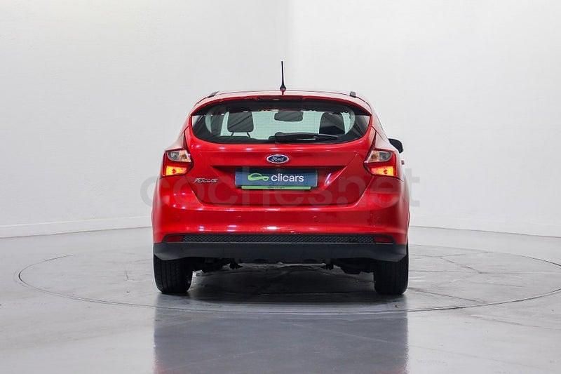 Usado Ford Focus Trend 115 CV (84 kW) 2014 Rojo Berlina
