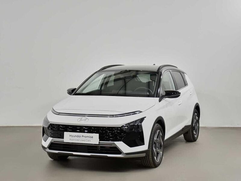 Atlas white/phantom black Usado 2024 Hyundai Bayon SUV | 23.990 € - Imagen 1/4