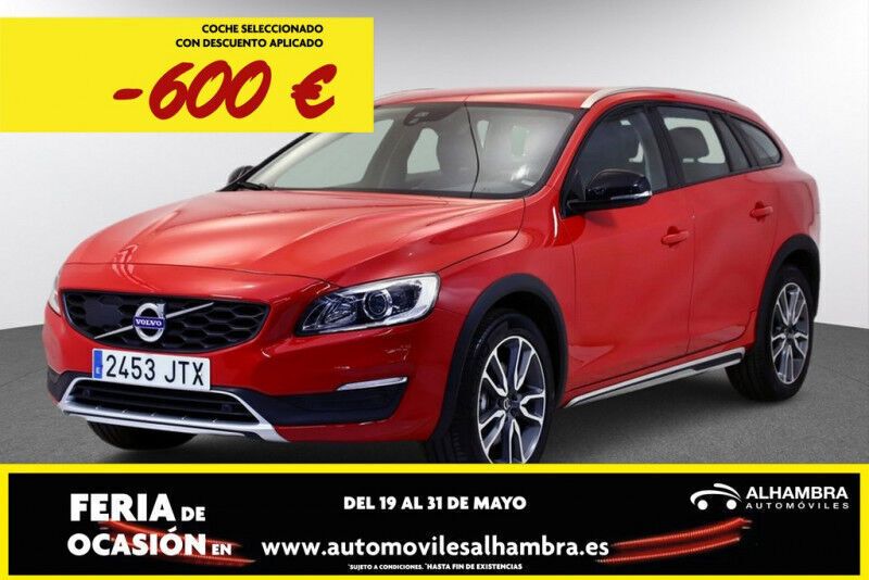 Rojo Usado 2016 Volvo V60 CC Summum Familiar | 21.380 € (Precio justo) - Imagen 1/4