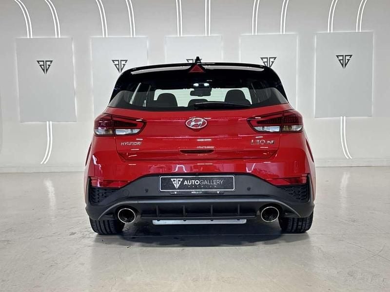 Usado Hyundai i30 250 CV (183 kW) 2023 Rojo Utilitario
