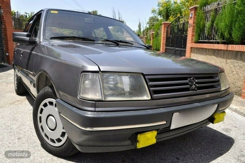 Usado Peugeot 309 68 CV (50 kW) 1989 Gris Utilitario