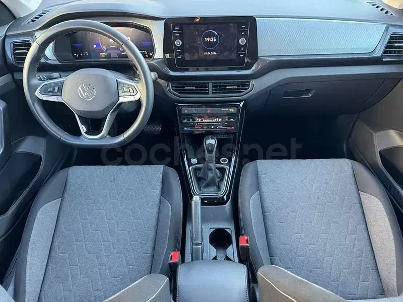 Usado VW T-Cross 115 CV (84 kW) 2025 Gris plata SUV