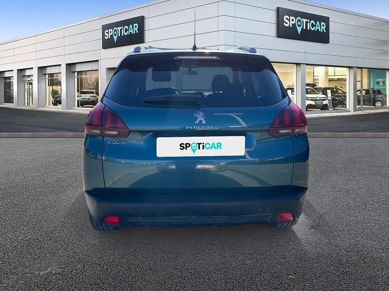 Usado Peugeot 2008 Style 82 CV (60 kW) 2018 Verde SUV