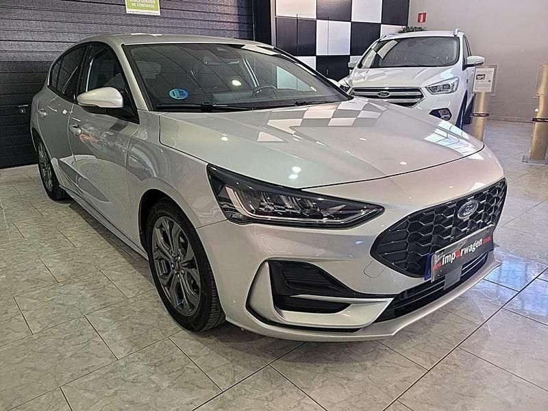 Usado Ford Focus ST-Line X 125 CV (91 kW) 2024 Plateado Utilitario