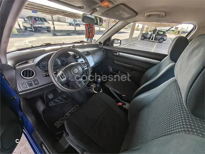 Usado Suzuki Swift GL 92 CV (67 kW) 2006 Azul Utilitario