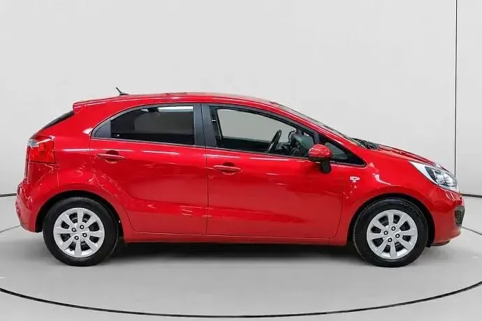 Usado Kia Rio 85 CV (62 kW) 2015