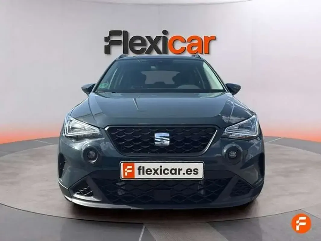 Usado Seat Arona Style 116 CV (85 kW) 2025 Gris SUV