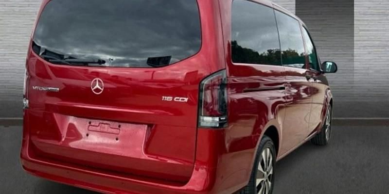 Nuevo Mercedes Vito 163 CV (119 kW) 2026 Rojo Van