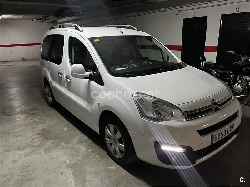 Usado Citroën Berlingo Feel 120 CV (88 kW) 2016 Blanco Monovolumen