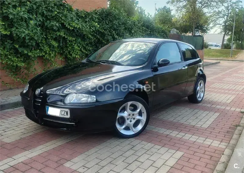 Usado Alfa Romeo 147 Impression 115 CV (84 kW) 2004 Negro Utilitario