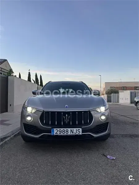 Usado Maserati Levante 275 CV (202 kW) 2017 Gris / plata SUV