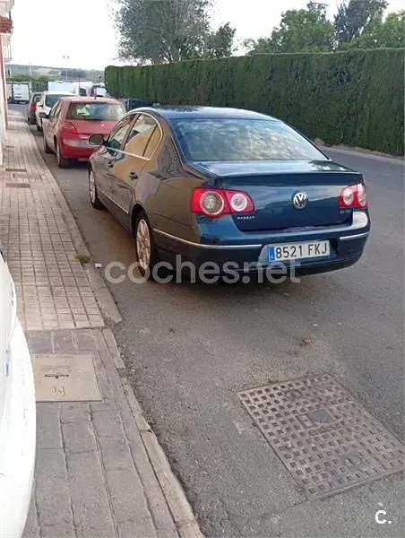 Usado VW Passat Highline 170 CV (125 kW) 2007 Azul Berlina