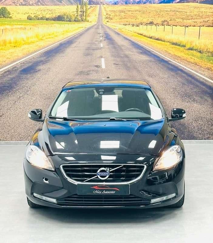 Usado Volvo V40 Inscription 120 CV (88 kW) 2016 Negro Utilitario