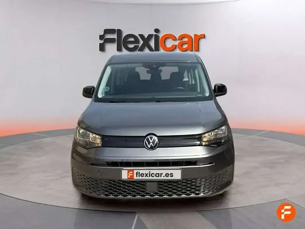 Usado VW Caddy Maxi 122 CV (89 kW) 2024 Gris Monovolumen