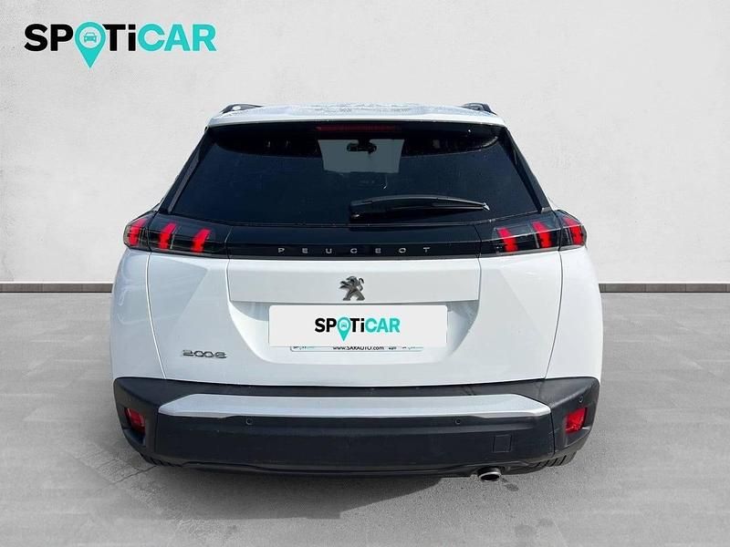 Usado Peugeot 2008 Allure 110 CV (80 kW) 2022 Blanco SUV