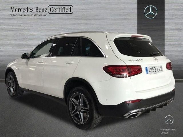 Usado Mercedes GLC300e AMG line 306 CV (225 kW) 2021 Blanco polar