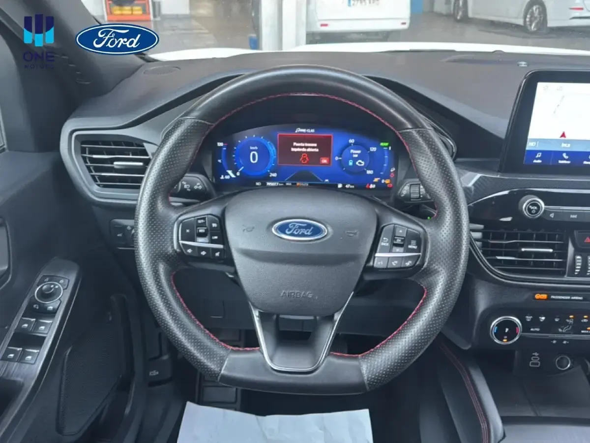 Usado Ford Kuga ST-Line X 190 CV (139 kW) 2023 Blanco SUV