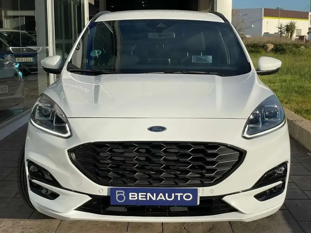 Usado Ford Kuga ST-Line 150 CV (110 kW) 2022 Blanco SUV