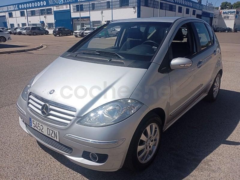 Usado Mercedes A150 Elegance 95 CV (69 kW) 2006 Gris / plata Monovolumen