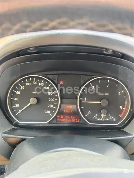 Usado BMW 118 122 CV (89 kW) 2005 Negro Utilitario