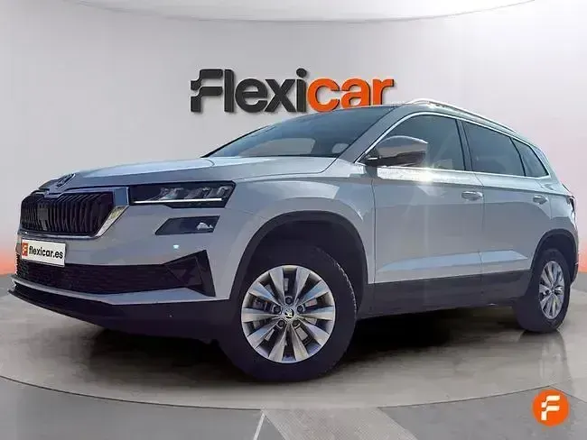 Usado Skoda Karoq Ambition 150 CV (110 kW) 2023 Blanco SUV