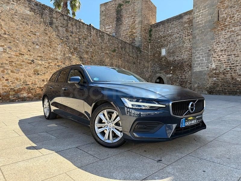 Usado Volvo V60 Momentum 197 CV (144 kW) 2021 Azul Familiar