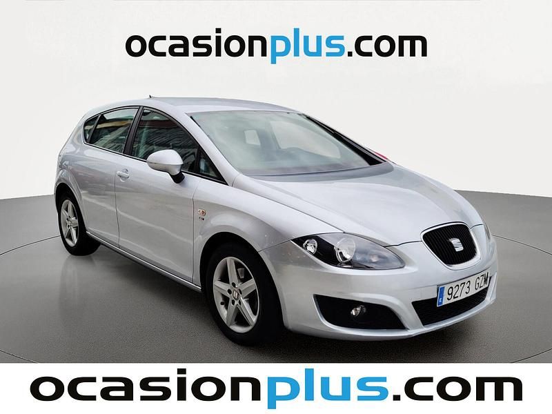 Usado Seat Leon Reference 125 CV (91 kW) 2010 Gris Utilitario
