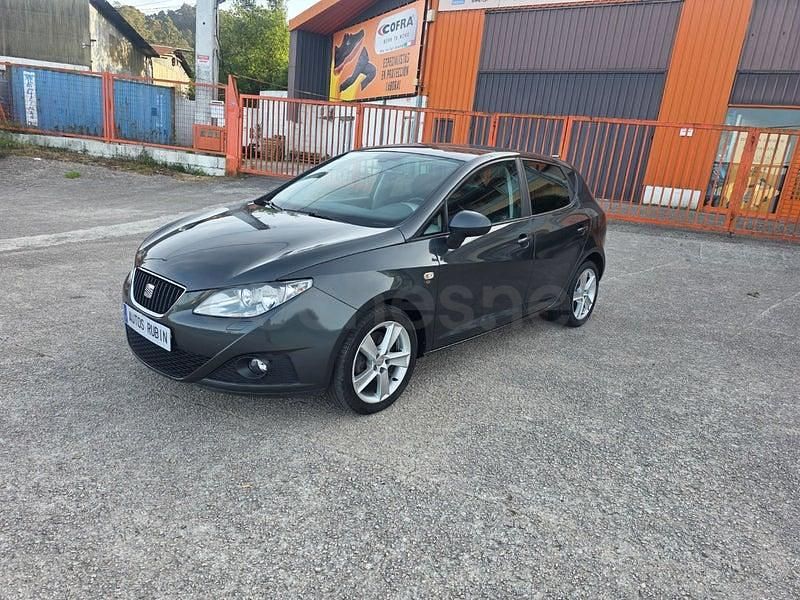 Usado Seat Ibiza Copa 105 HP (77 kW) 2012 Cinzento Sedan