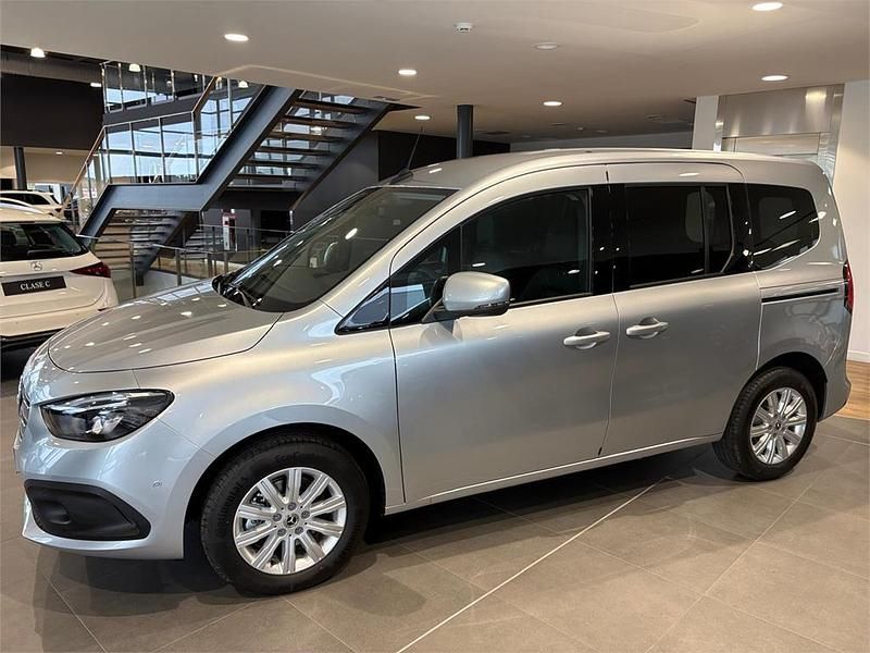 Nuevo Mercedes T180 116 CV (85 kW) 2026 Gris Monovolumen