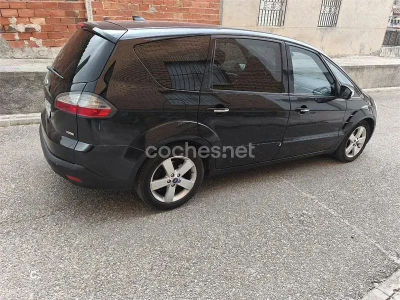 Usado Ford S-MAX Titanium 140 CV (102 kW) 2010 Negro Monovolumen