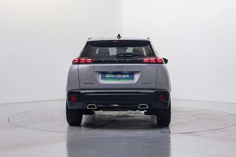 Usado Peugeot 2008 Allure 136 CV (100 kW) 2025 Plateado SUV