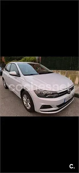 Usado VW Polo Advance 95 CV (69 kW) 2020 Gris / plata Utilitario