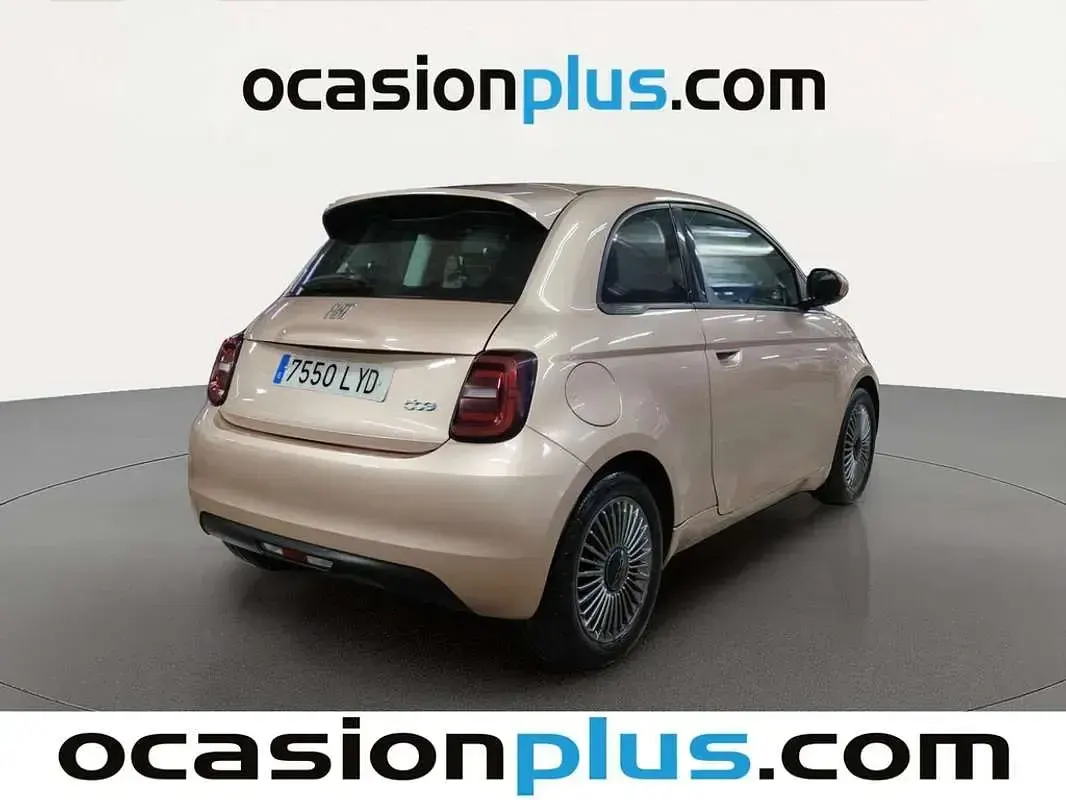 Usado Fiat 500e Icon 86 kW (118 CV) 2022 Burdeos Utilitario