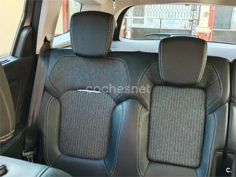 Usado Renault Grand Scénic IV Zen 140 CV (102 kW) 2022 Gris / plata Monovolumen